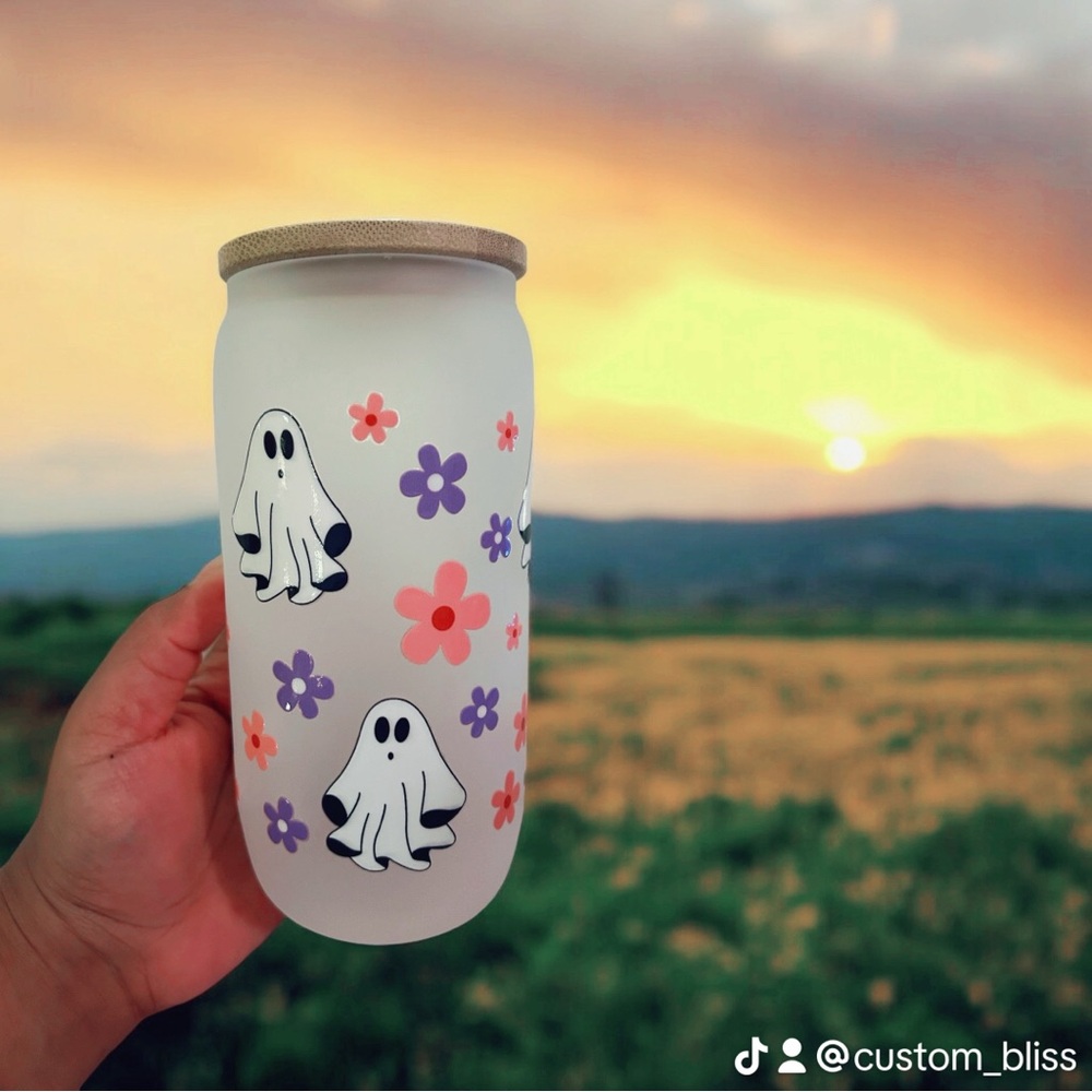 Cute spooky ghost 16 oz Tumbler new!